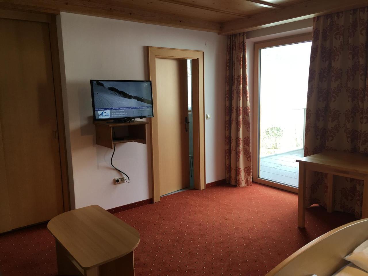 Pension Schlossberg ミッタージル エクステリア 写真