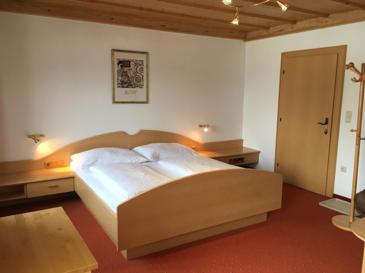Pension Schlossberg ミッタージル エクステリア 写真